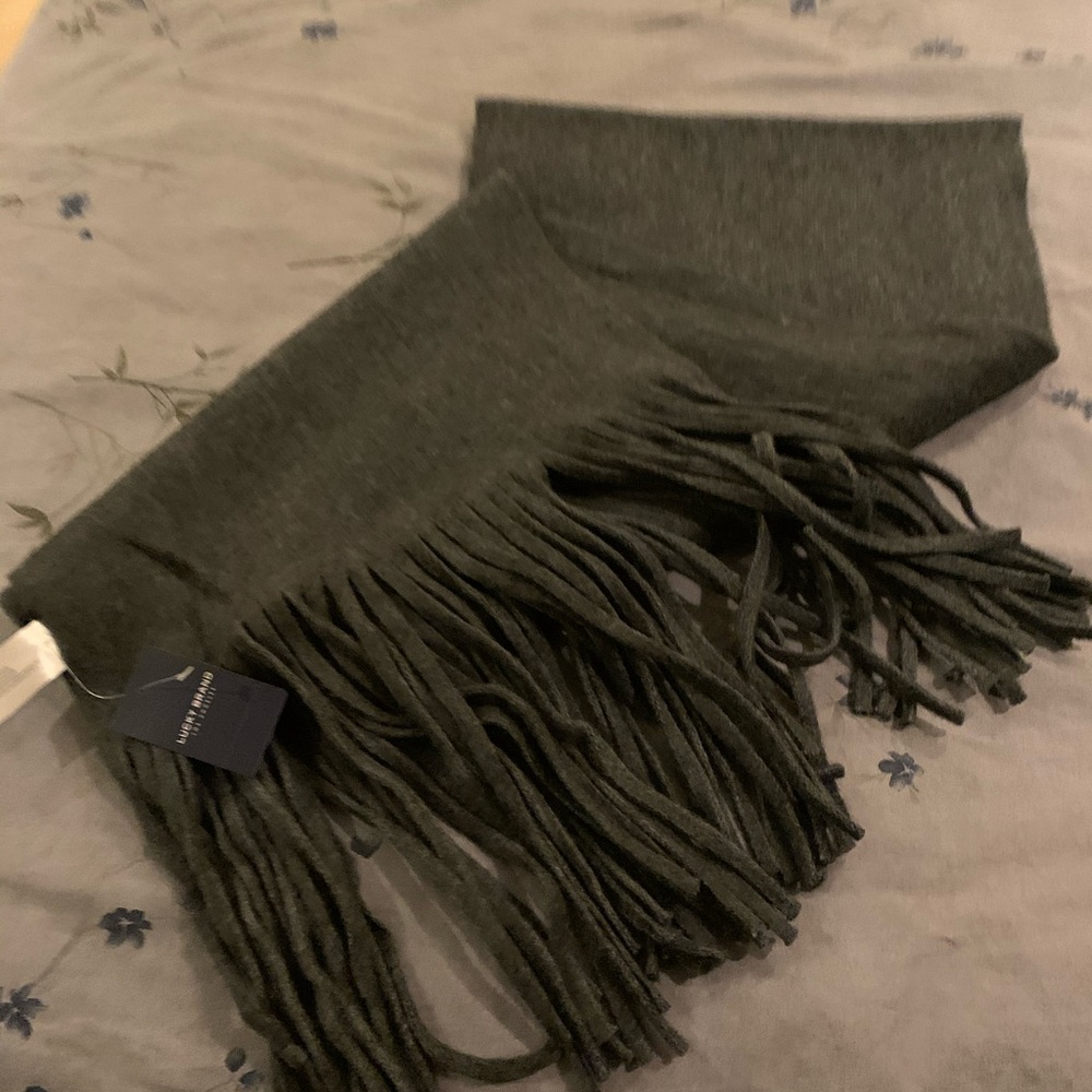 Lucky brand dark gray scarf- never worn